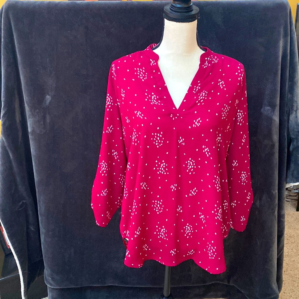 LUSH women’s three-quarter sleeve warren split neck blouse. berry-cream. Large.